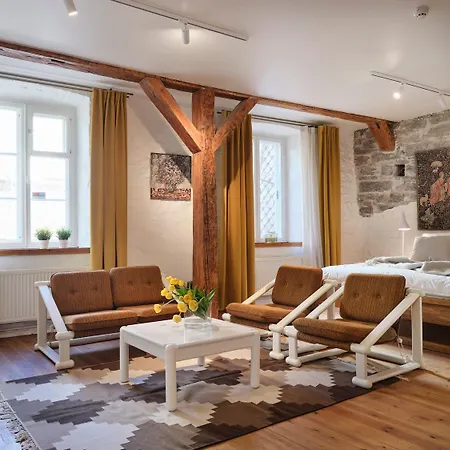 Historic With Private Garden In Old Town * Tallin