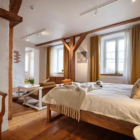 Apartamento Historic With Private Garden In Old Town Tallin